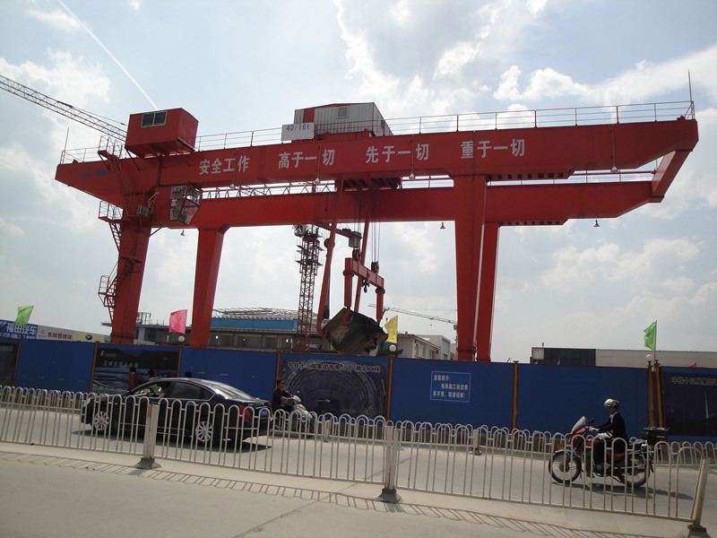 大方集團(tuán)路橋起重機(jī)再獲殊榮！
