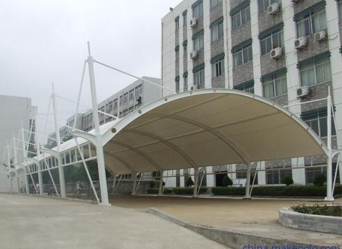 拉桿式膜結(jié)構(gòu)停車篷