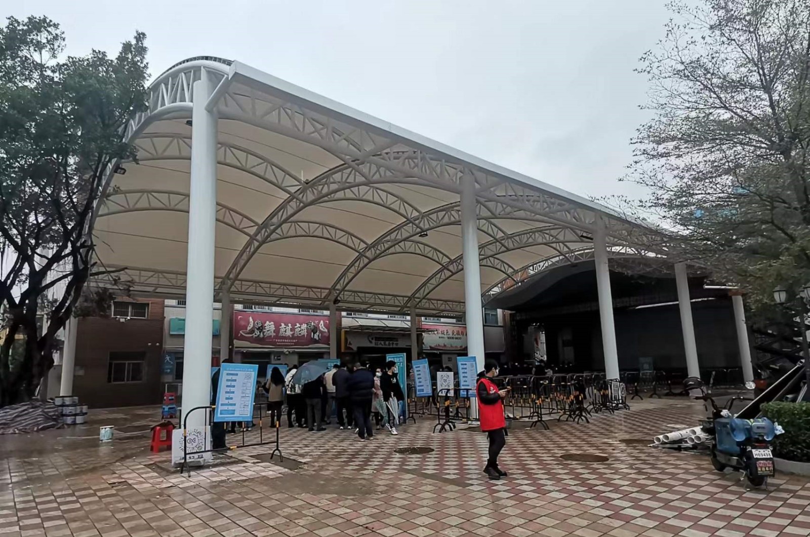 體育設(shè)施膜結(jié)構(gòu)遮陽篷