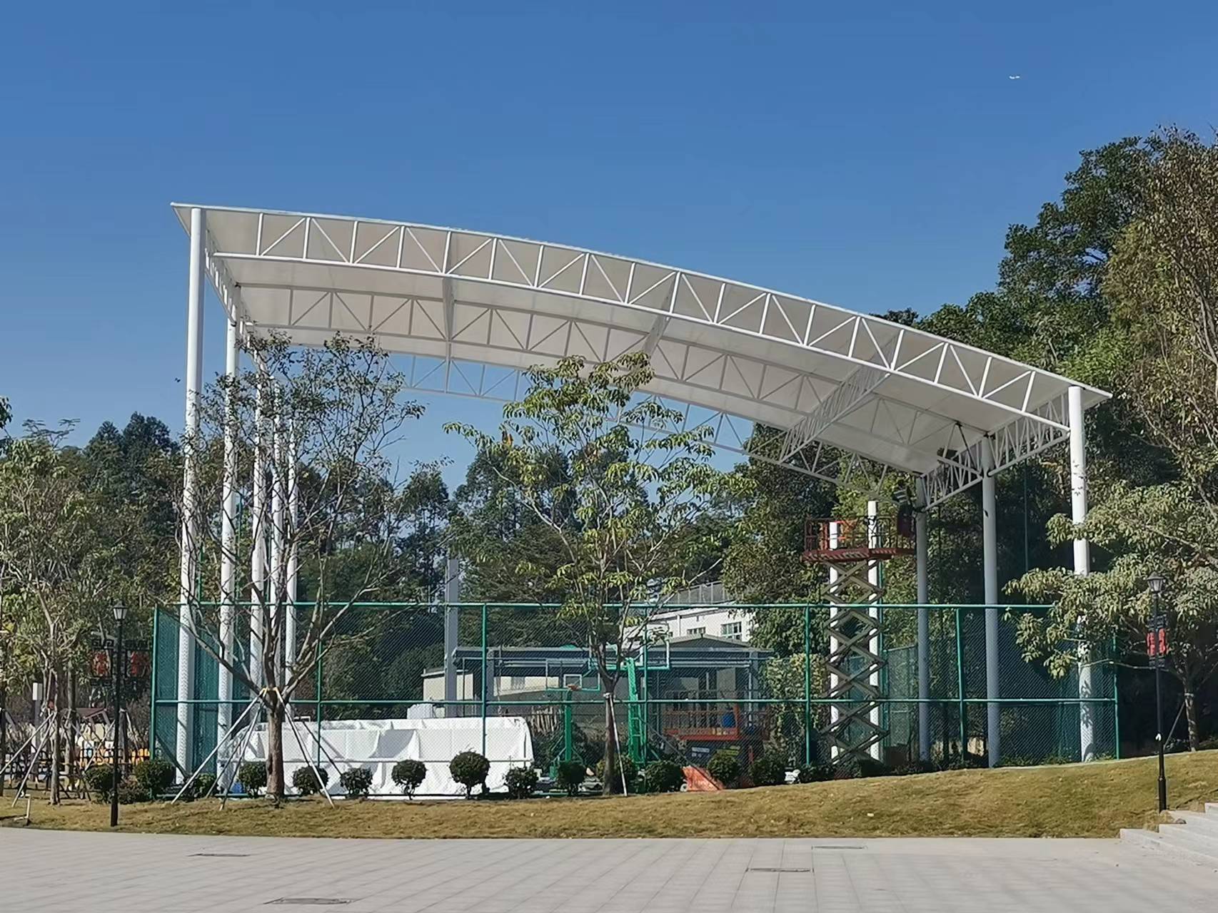 體育設(shè)施膜結(jié)構(gòu)遮陽篷